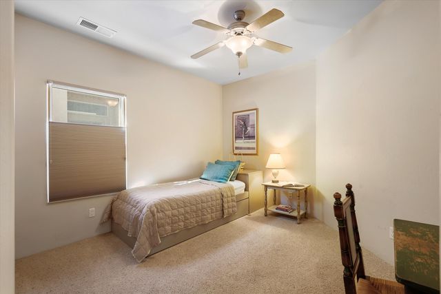 2020 Sydney Lane NW, Albuquerque, NM 87107