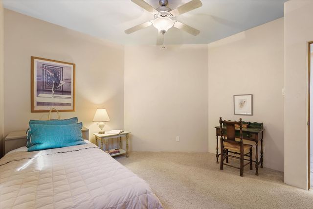 2020 Sydney Lane NW, Albuquerque, NM 87107