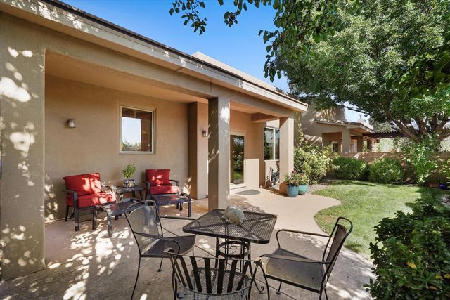 2020 Sydney Lane NW, Albuquerque, NM 87107