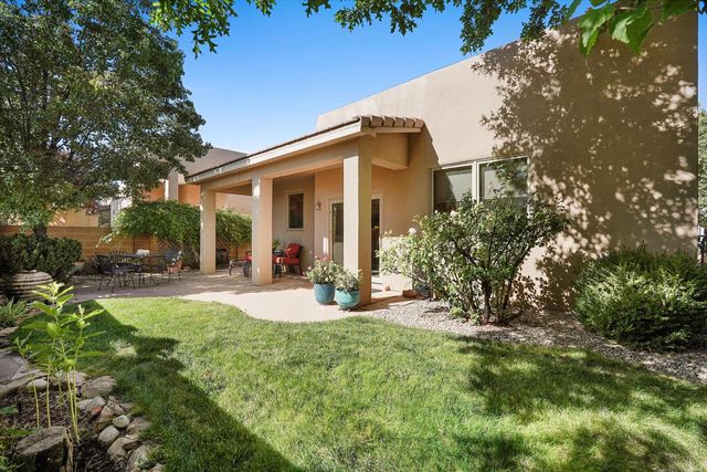 2020 Sydney Lane NW, Albuquerque, NM 87107