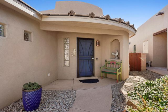 2020 Sydney Lane NW, Albuquerque, NM 87107