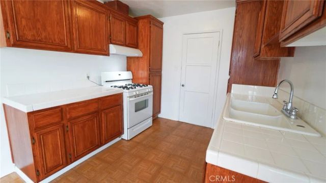 907 E Francis, La Habra, CA 90631