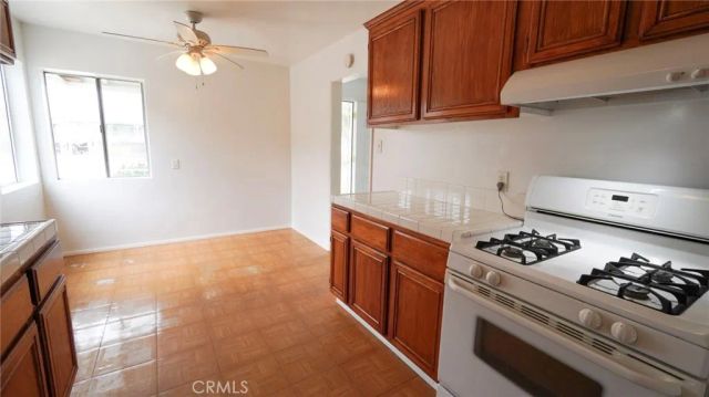 907 E Francis, La Habra, CA 90631