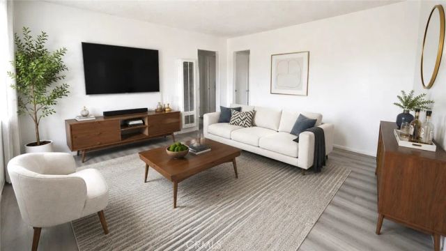 907 E Francis, La Habra, CA 90631