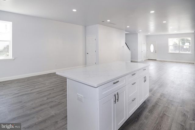 215 BILLINGSPORT RD, Paulsboro, NJ 08066