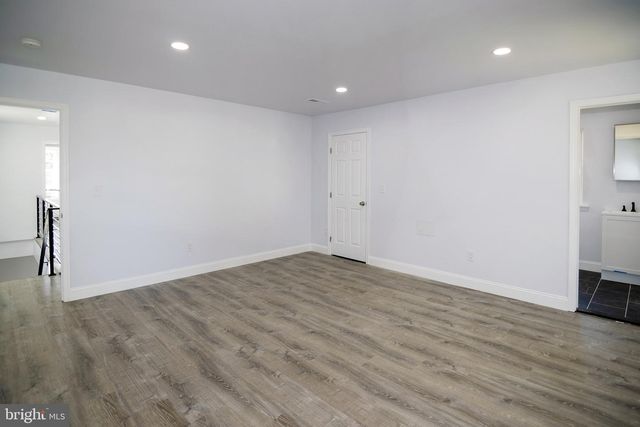 215 BILLINGSPORT RD, Paulsboro, NJ 08066