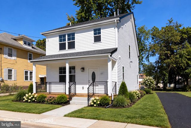 215 BILLINGSPORT RD, Paulsboro, NJ 08066