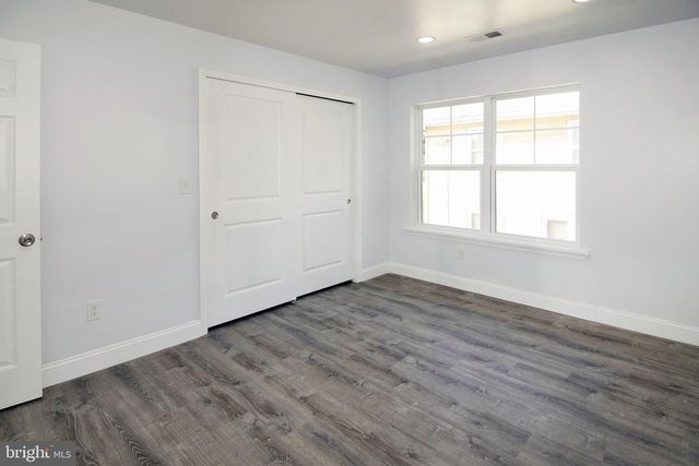 215 BILLINGSPORT RD, Paulsboro, NJ 08066