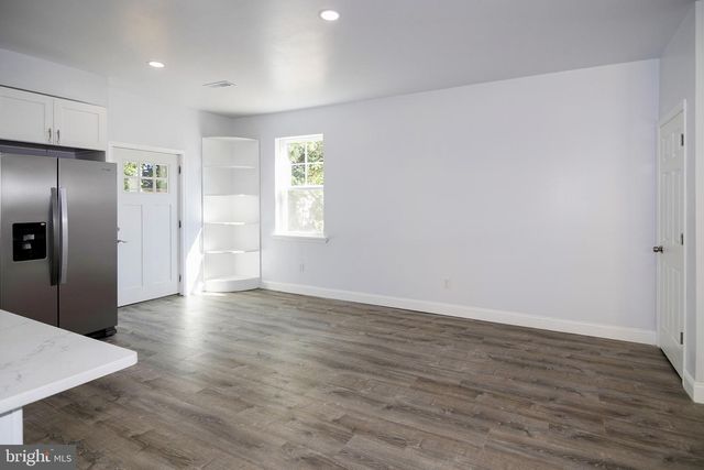 215 BILLINGSPORT RD, Paulsboro, NJ 08066
