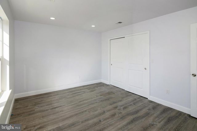 215 BILLINGSPORT RD, Paulsboro, NJ 08066