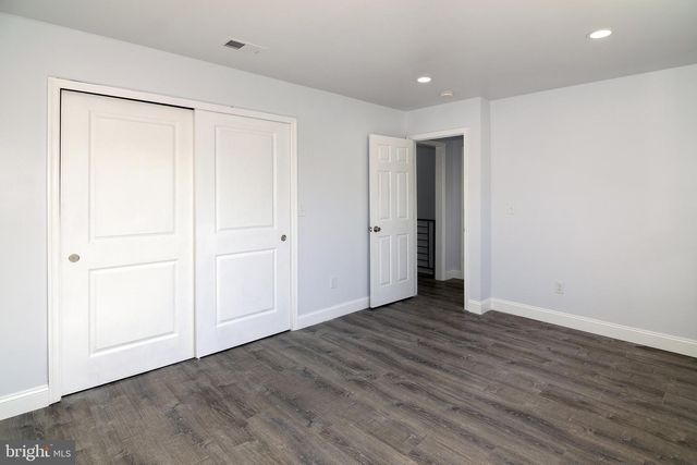 215 BILLINGSPORT RD, Paulsboro, NJ 08066