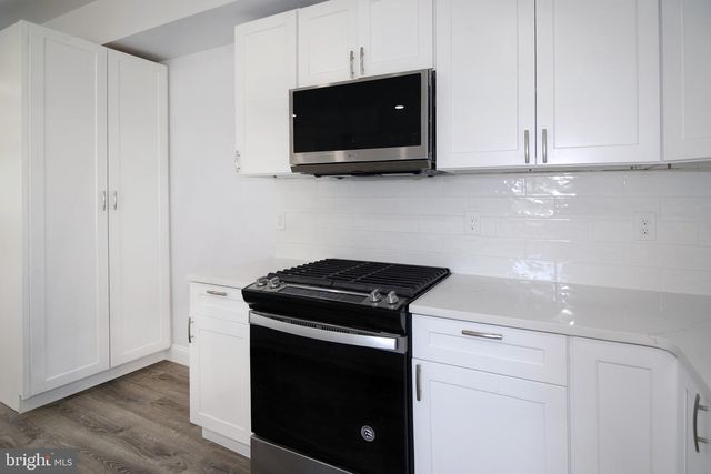 215 BILLINGSPORT RD, Paulsboro, NJ 08066