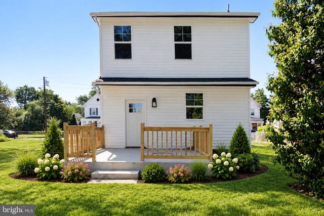 215 BILLINGSPORT RD, Paulsboro, NJ 08066