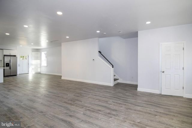 215 BILLINGSPORT RD, Paulsboro, NJ 08066