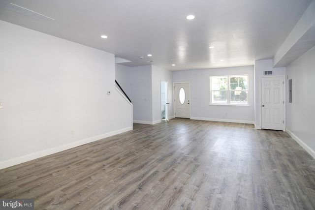 215 BILLINGSPORT RD, Paulsboro, NJ 08066