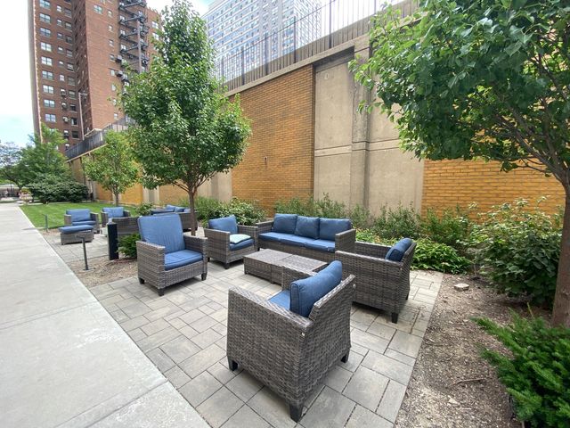 3950 N Lake Shore Drive 205A, Chicago, IL 60613