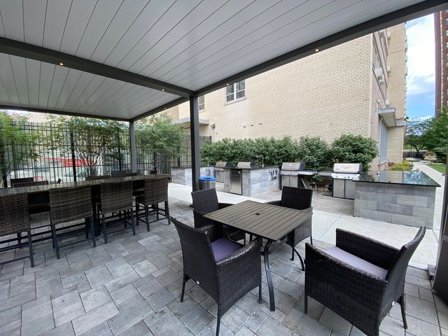 3950 N Lake Shore Drive 205A, Chicago, IL 60613
