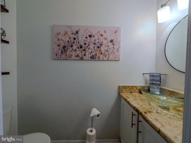 44 EUSDEN DR, Aston, PA 19014