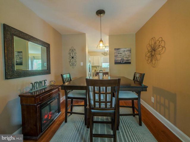 44 EUSDEN DR, Aston, PA 19014