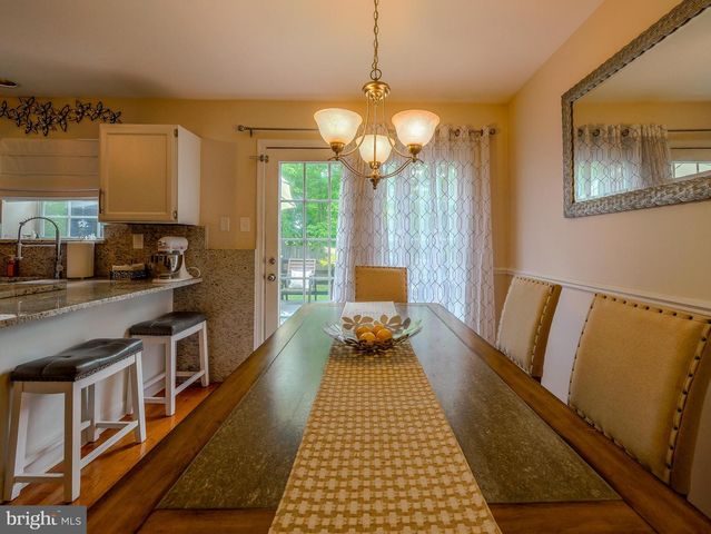 44 EUSDEN DR, Aston, PA 19014