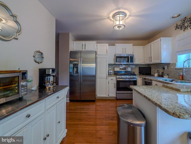 44 EUSDEN DR, Aston, PA 19014