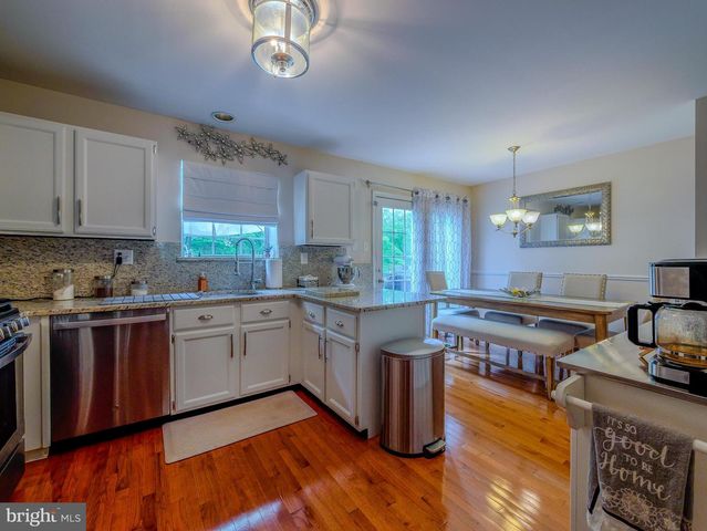 44 EUSDEN DR, Aston, PA 19014