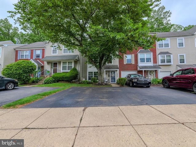 44 EUSDEN DR, Aston, PA 19014