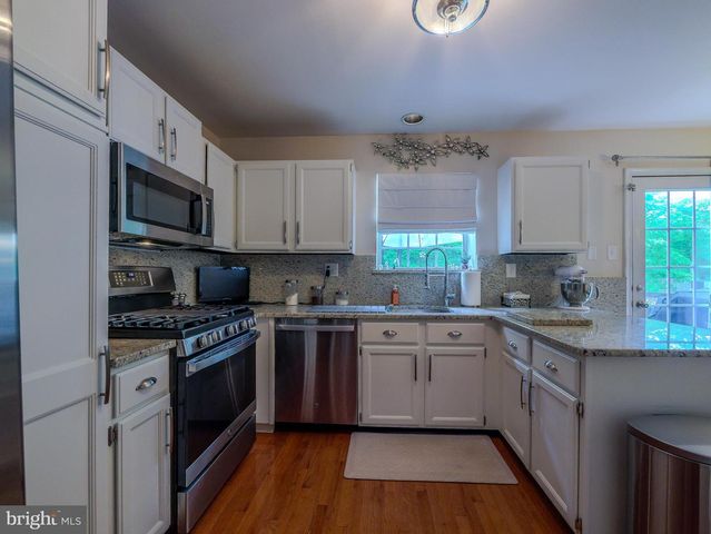 44 EUSDEN DR, Aston, PA 19014
