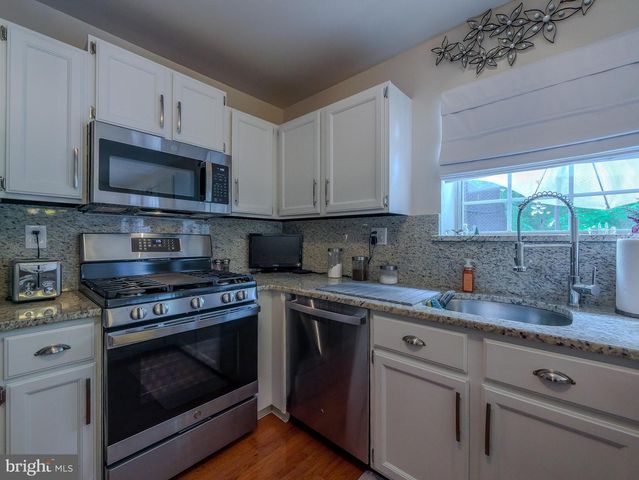 44 EUSDEN DR, Aston, PA 19014