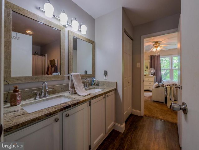 44 EUSDEN DR, Aston, PA 19014