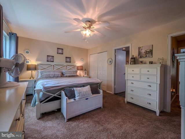 44 EUSDEN DR, Aston, PA 19014