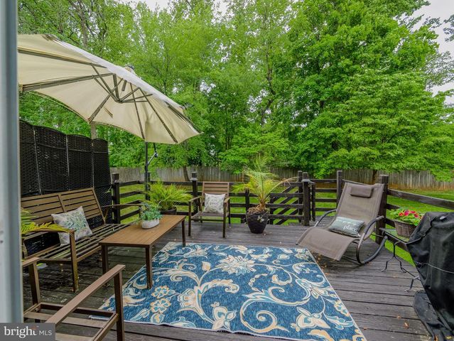 44 EUSDEN DR, Aston, PA 19014
