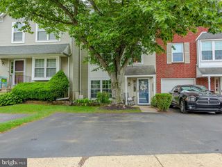 44 EUSDEN DR, Aston, PA 19014