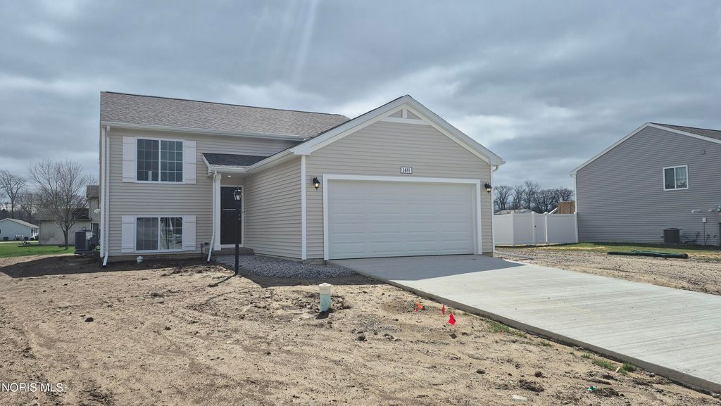 1481 Lee Ann Avenue, Defiance, OH 43512