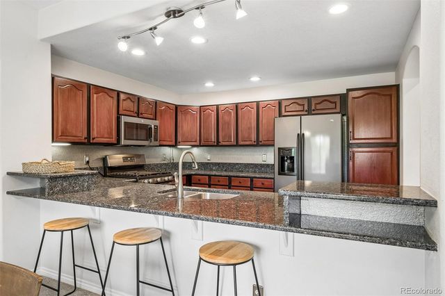 6697 S Forest Way E, Centennial, CO 80121