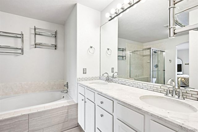 6697 S Forest Way E, Centennial, CO 80121