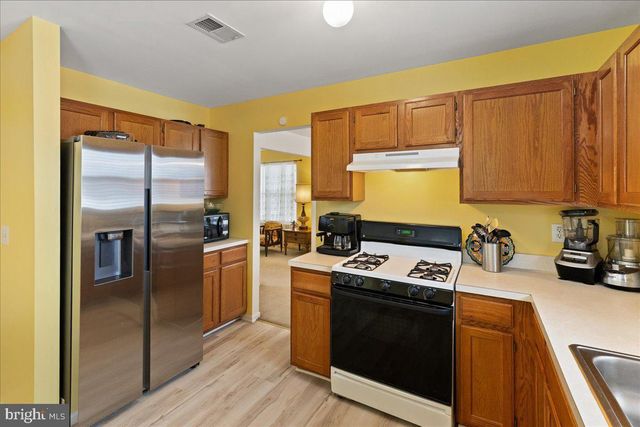 23 SUNDEW DR, Trenton, NJ 08638