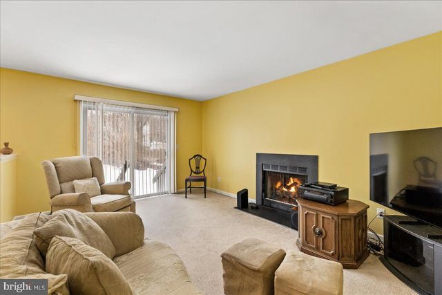 23 SUNDEW DR, Trenton, NJ 08638