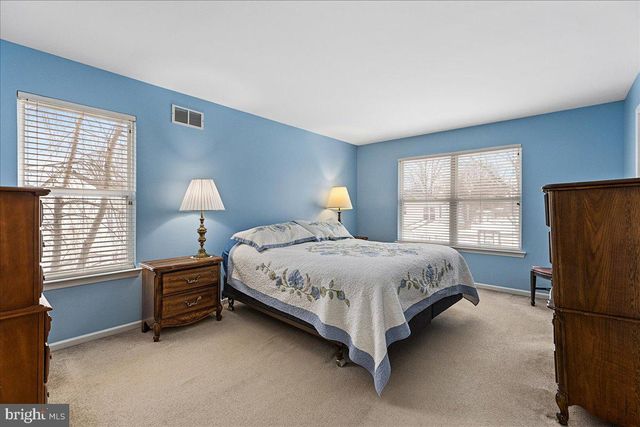 23 SUNDEW DR, Trenton, NJ 08638