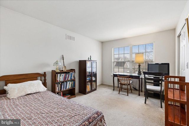 23 SUNDEW DR, Trenton, NJ 08638