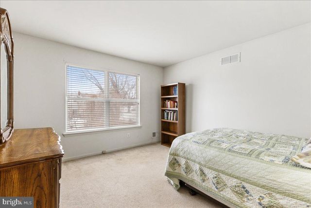 23 SUNDEW DR, Trenton, NJ 08638