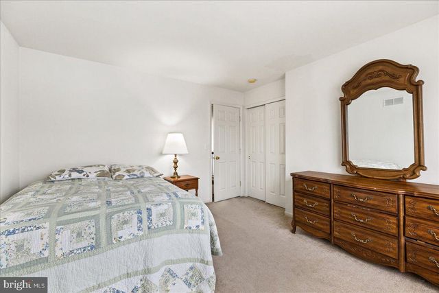 23 SUNDEW DR, Trenton, NJ 08638