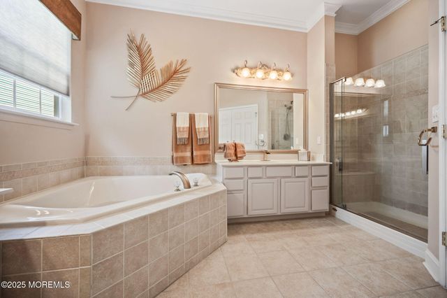 28 Pond View Circle, Barnegat, NJ 08005