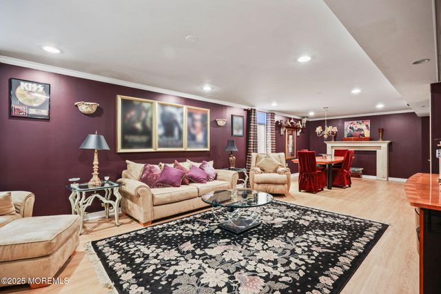 28 Pond View Circle, Barnegat, NJ 08005