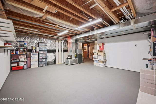 28 Pond View Circle, Barnegat, NJ 08005