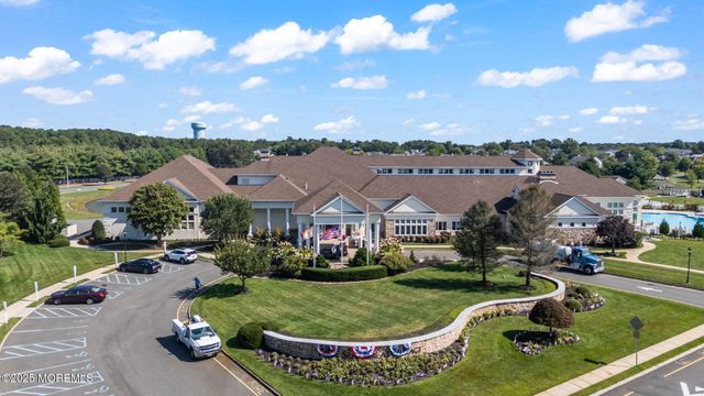 28 Pond View Circle, Barnegat, NJ 08005