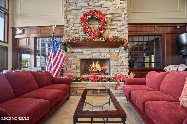 28 Pond View Circle, Barnegat, NJ 08005