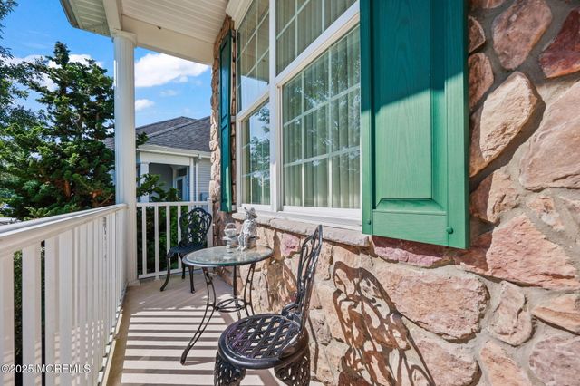 28 Pond View Circle, Barnegat, NJ 08005