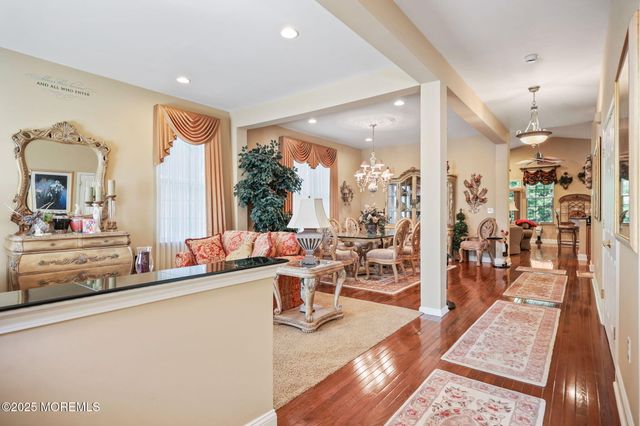 28 Pond View Circle, Barnegat, NJ 08005
