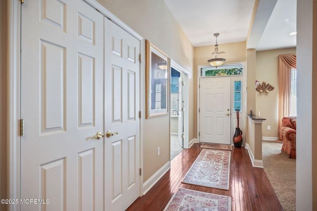 28 Pond View Circle, Barnegat, NJ 08005